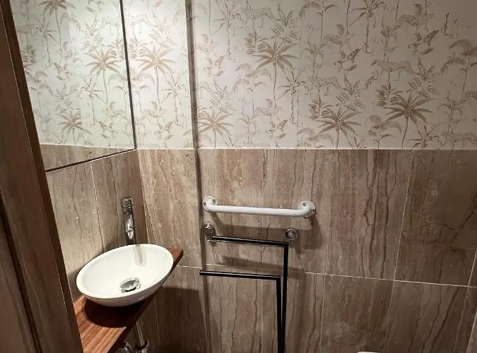 Apartamento - Playa - De 2 En Urbanización Cerca Del Mar Ele9 Estepona